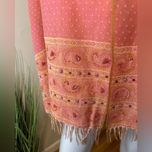 J Jill Woman's Wool Scarf Beaded With Fringe - Picture 6 of 6